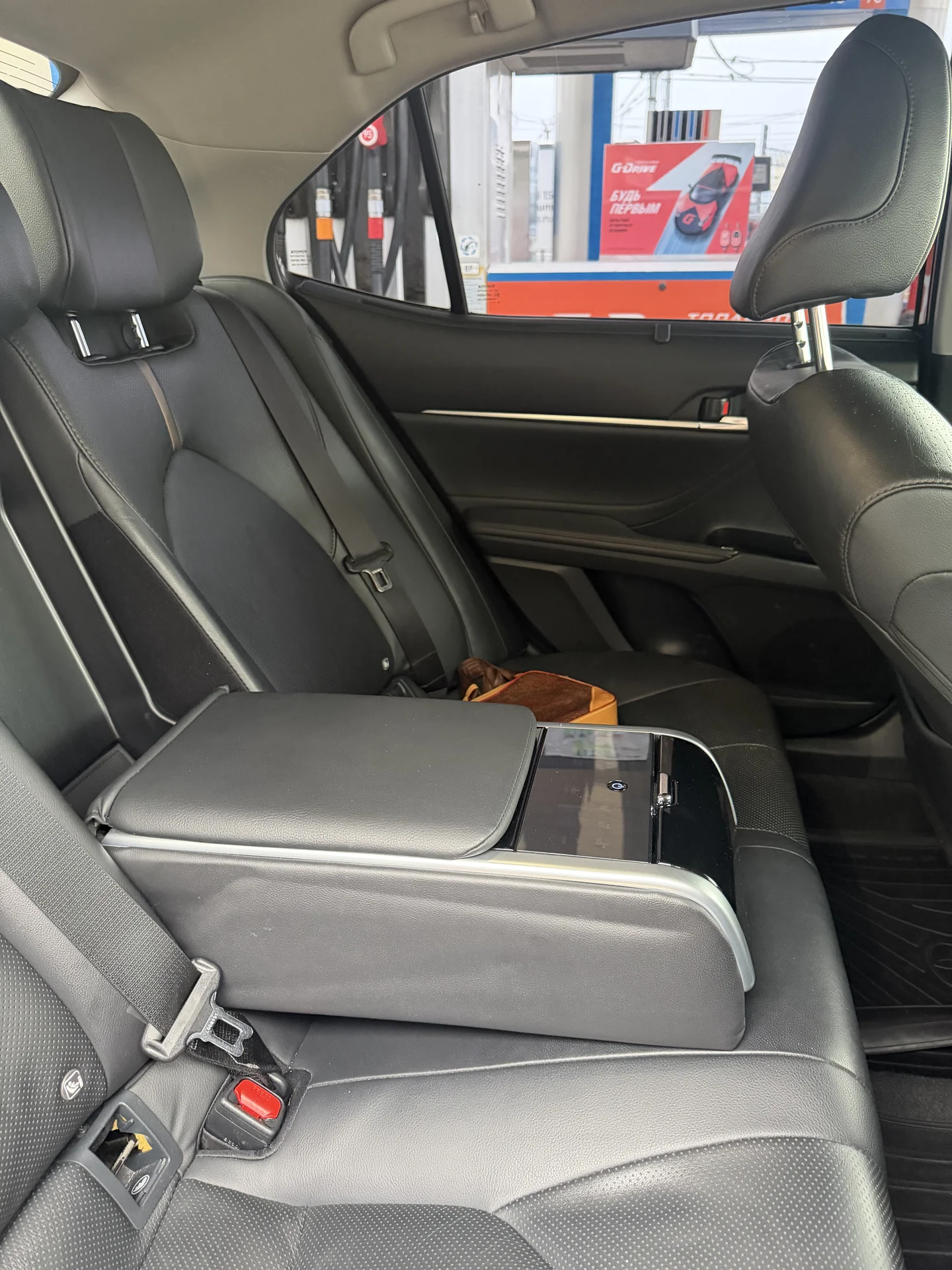 Продам Toyota Camry XV70 - миниатюра 12