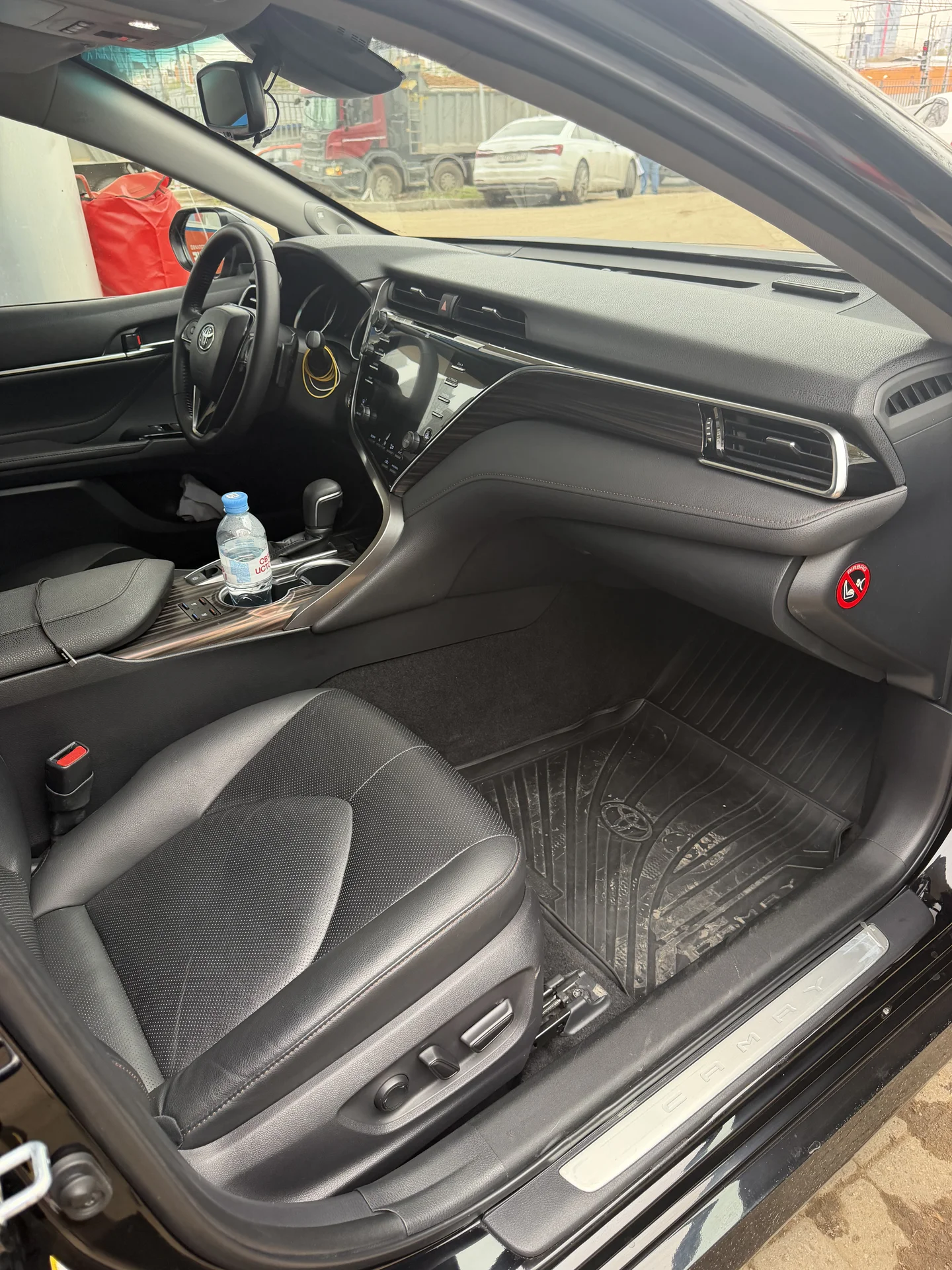 Продам Toyota Camry XV70 - миниатюра 15