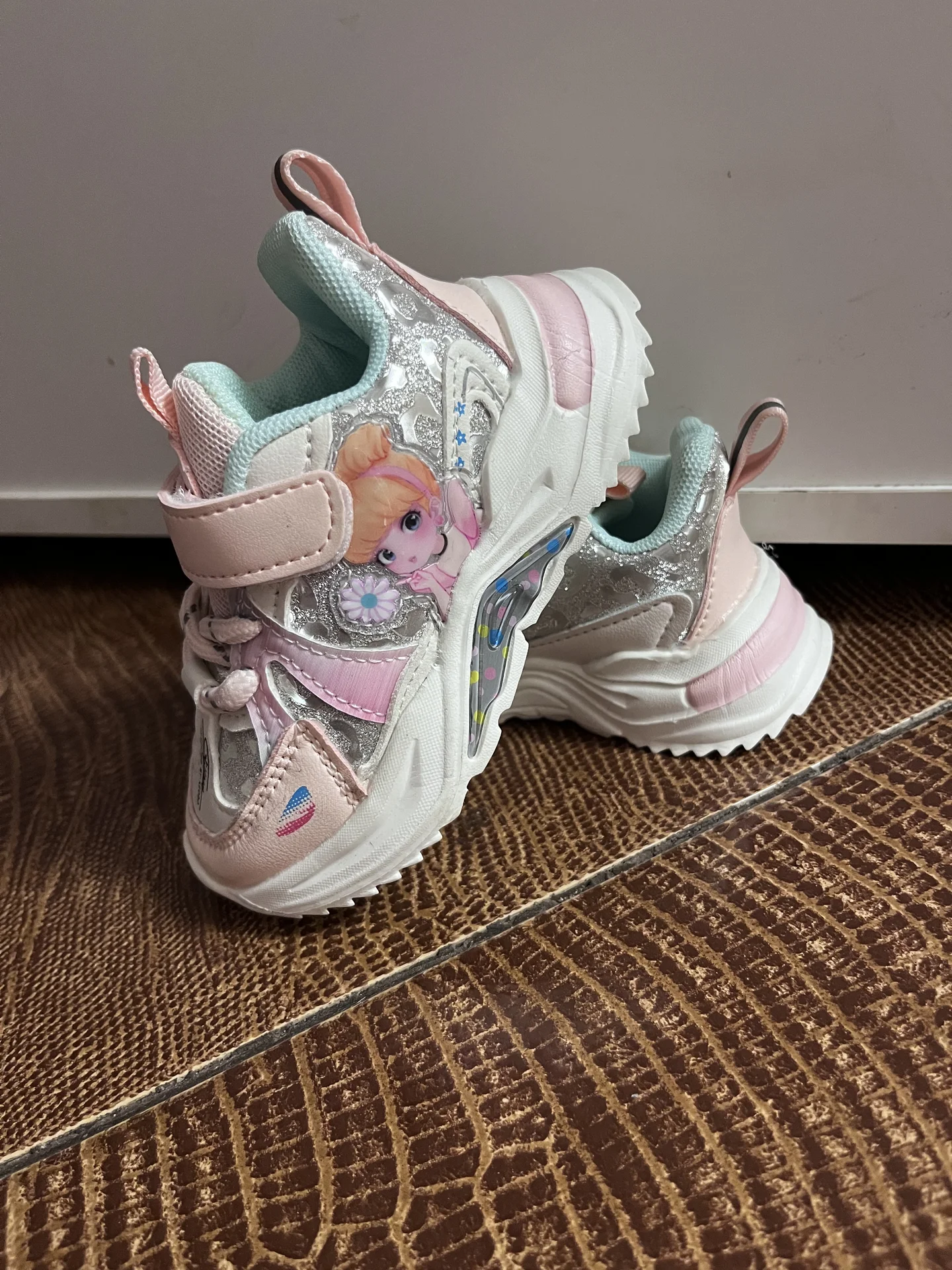 Кроссовки - изображение 1