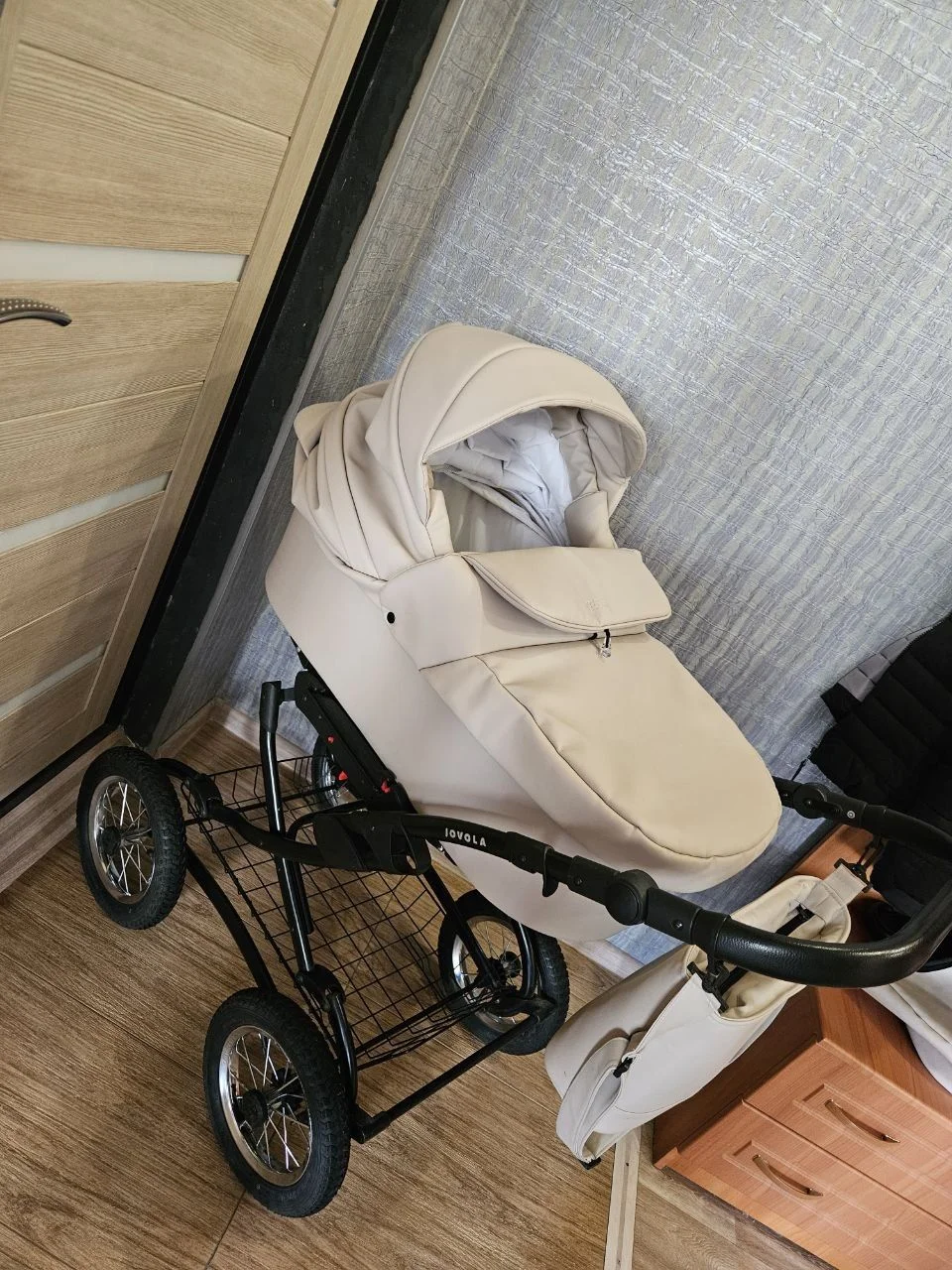 Коляска 2 в 1 jovola Tessa classic leather - изображение 1