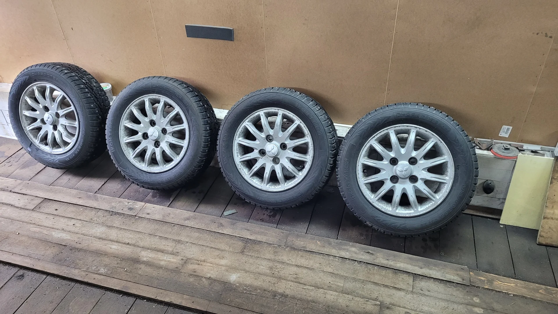 Диски Mitsubishi r15 + зимняя резина ikon