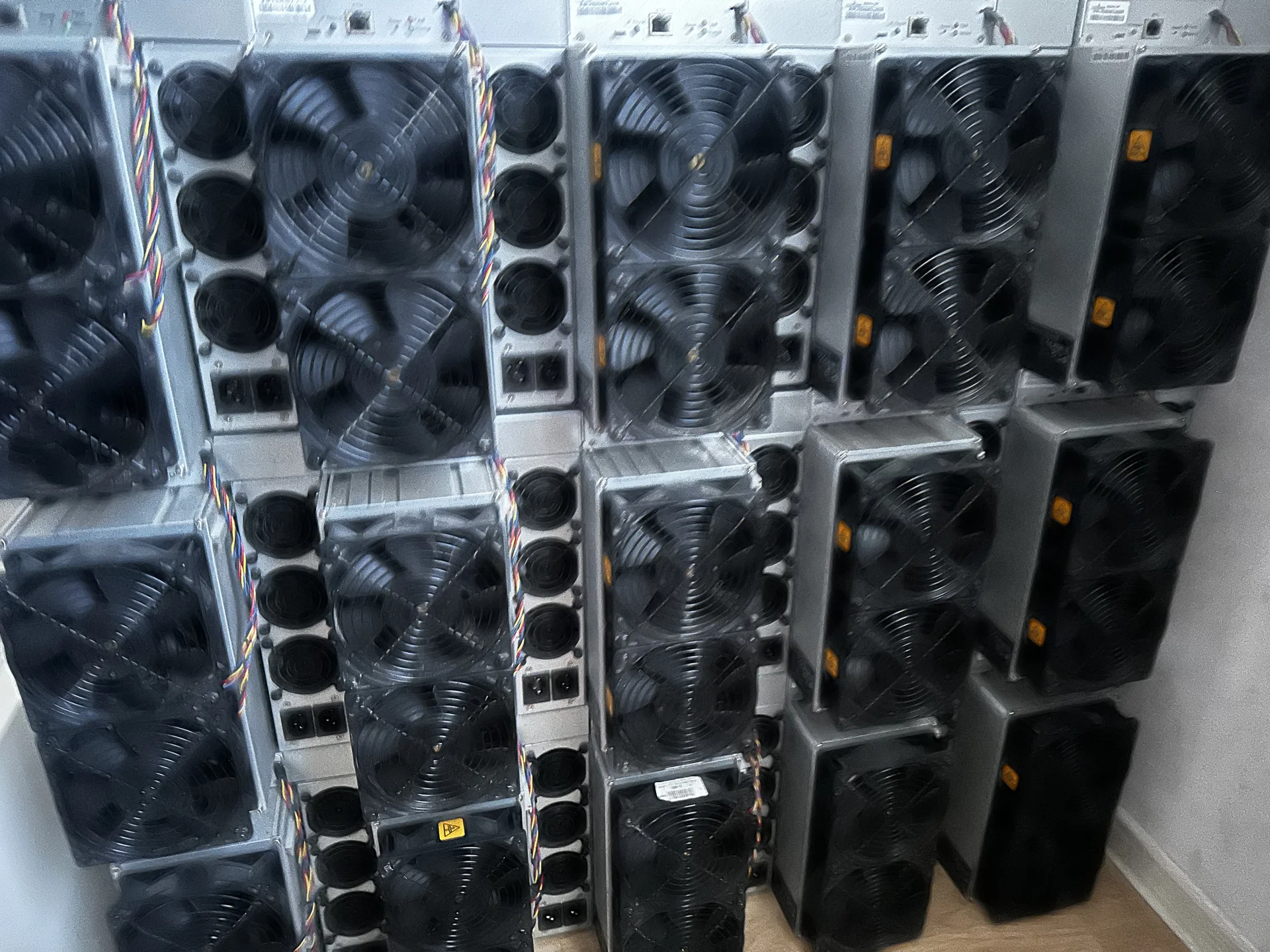 Asic Antminer S19Kpro 120 - миниатюра 5