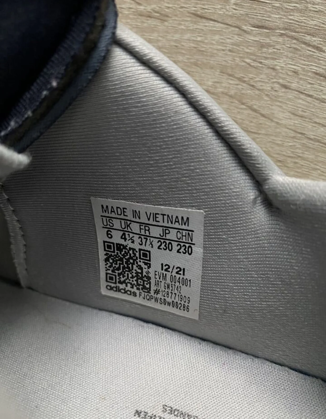Кроссовки Adidas Ozweego Celox W - миниатюра 5