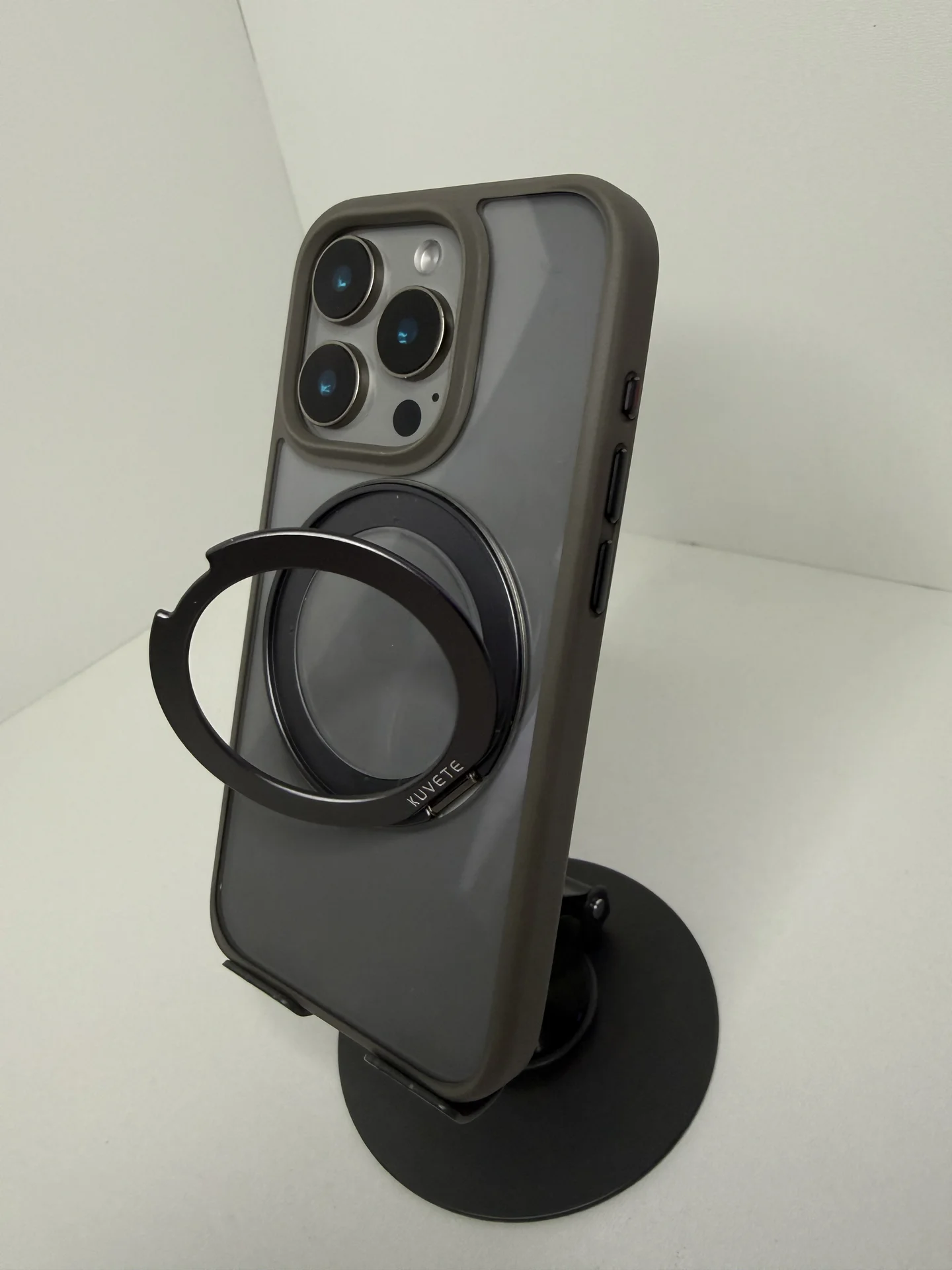 Противоударный чехол для iPhone 15 Pro - миниатюра 3