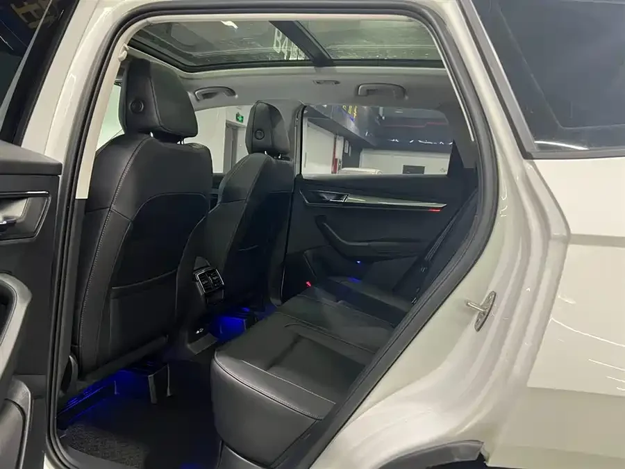 Skoda Karoq 280TSI Premium Edition - миниатюра 11