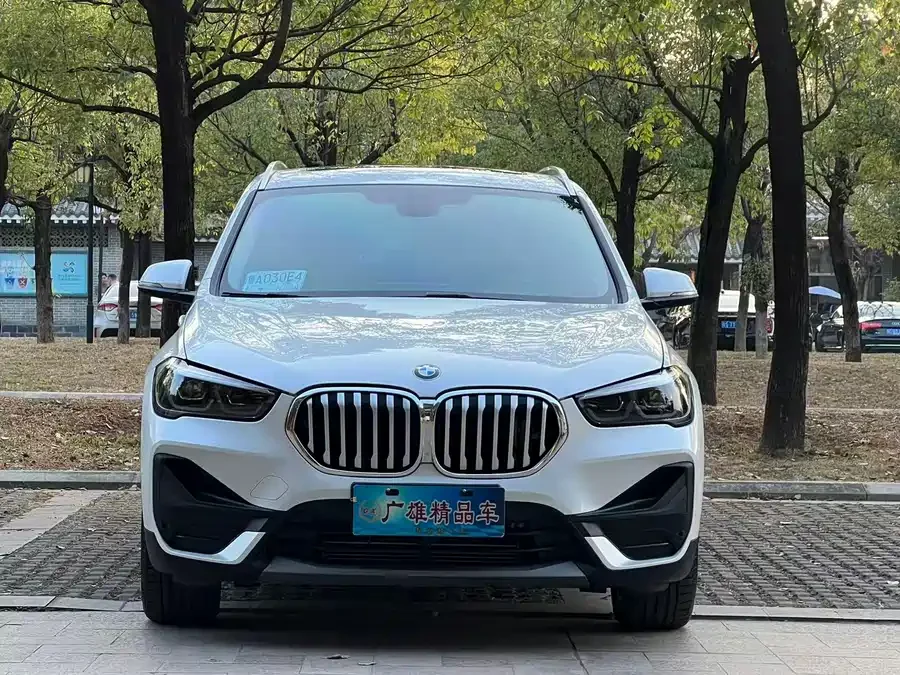 BMW X1 2022 sDrive25Li Leading Edition - миниатюра 2