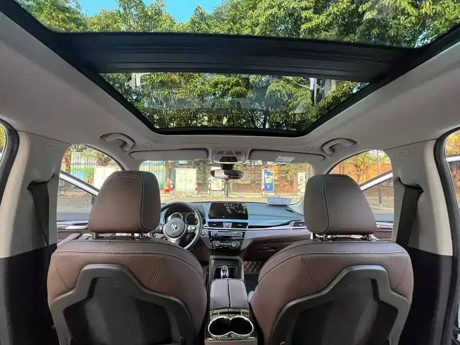 BMW X1 2022 sDrive25Li Leading Edition - миниатюра 7