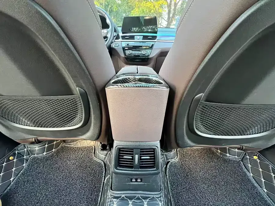 BMW X1 2022 sDrive25Li Leading Edition - миниатюра 9