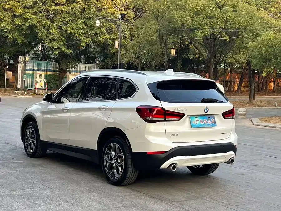 BMW X1 2022 sDrive25Li Leading Edition - миниатюра 13