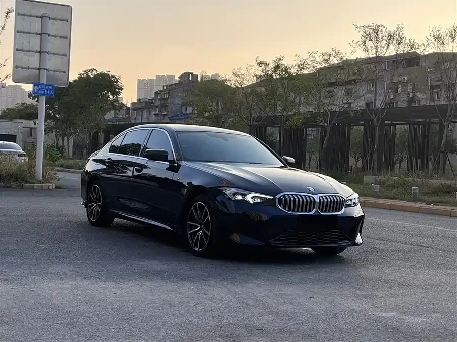2023 BMW 3 Series 320Li M Sport Package - миниатюра 3