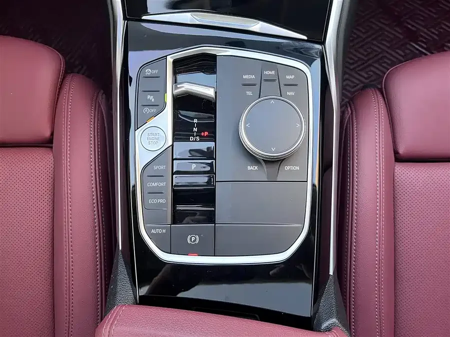 2023 BMW 3 Series 320Li M Sport Package - миниатюра 10