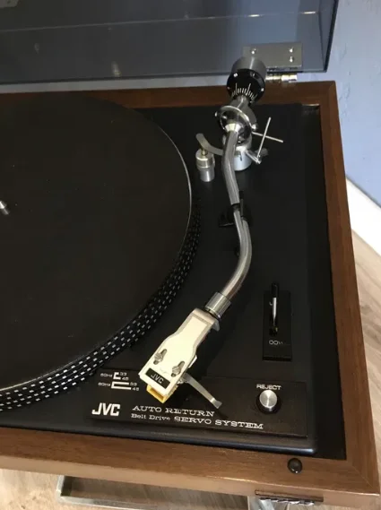 Проигрыватель пластинок JVC - миниатюра 3
