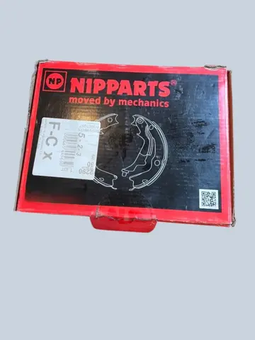 Колодки ручника Nipparts N3501057 новые