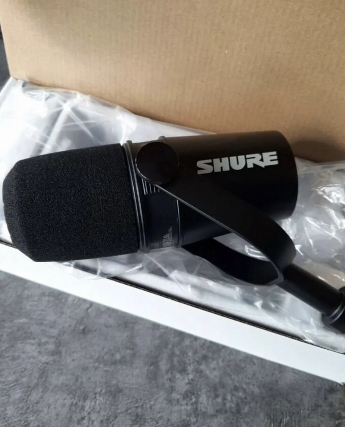 Микрофон Shure MV7 оригинал - миниатюра 2