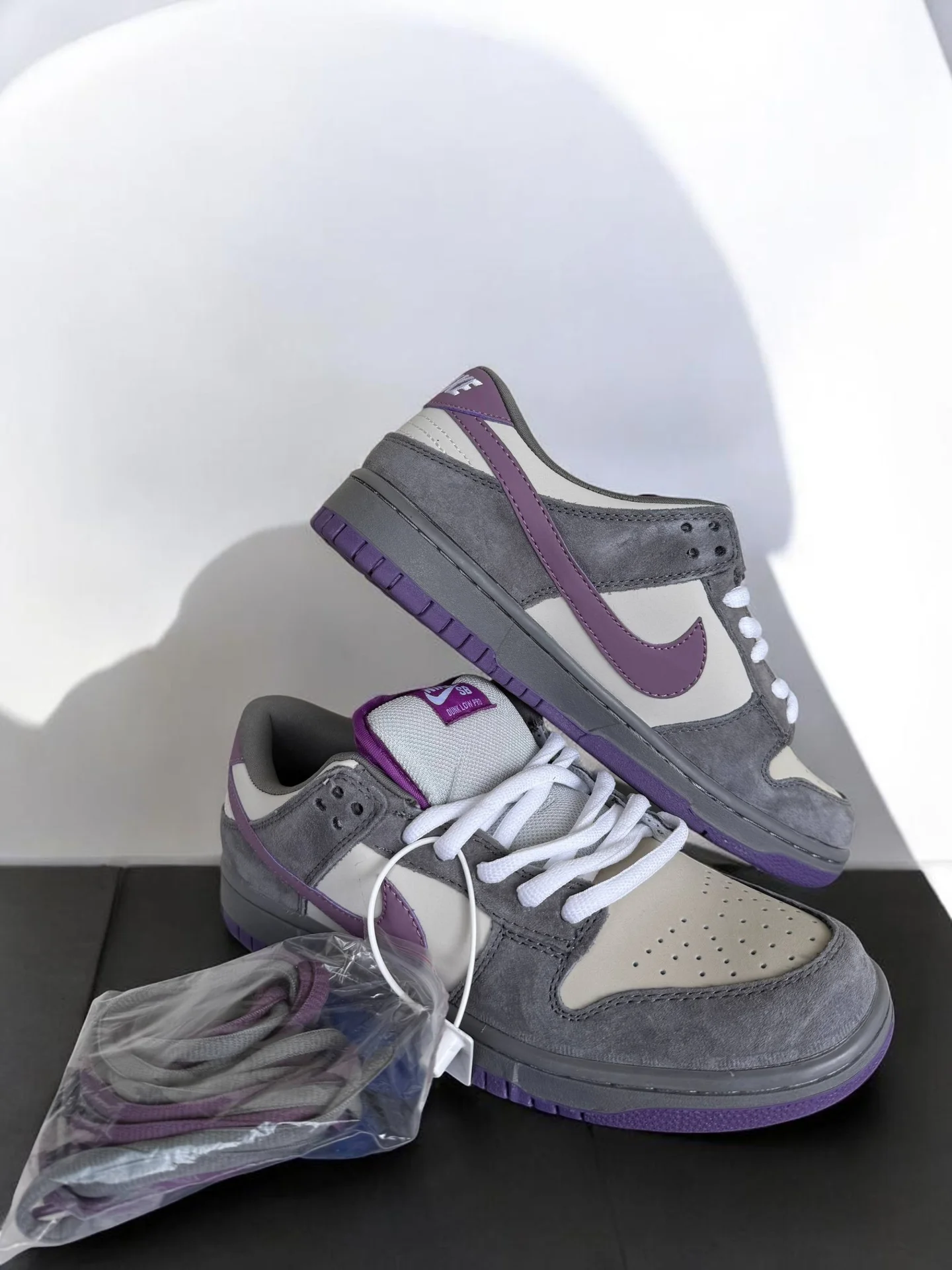 Кроссовки Nike Dunk Low Grey Purple Suede - изображение 1