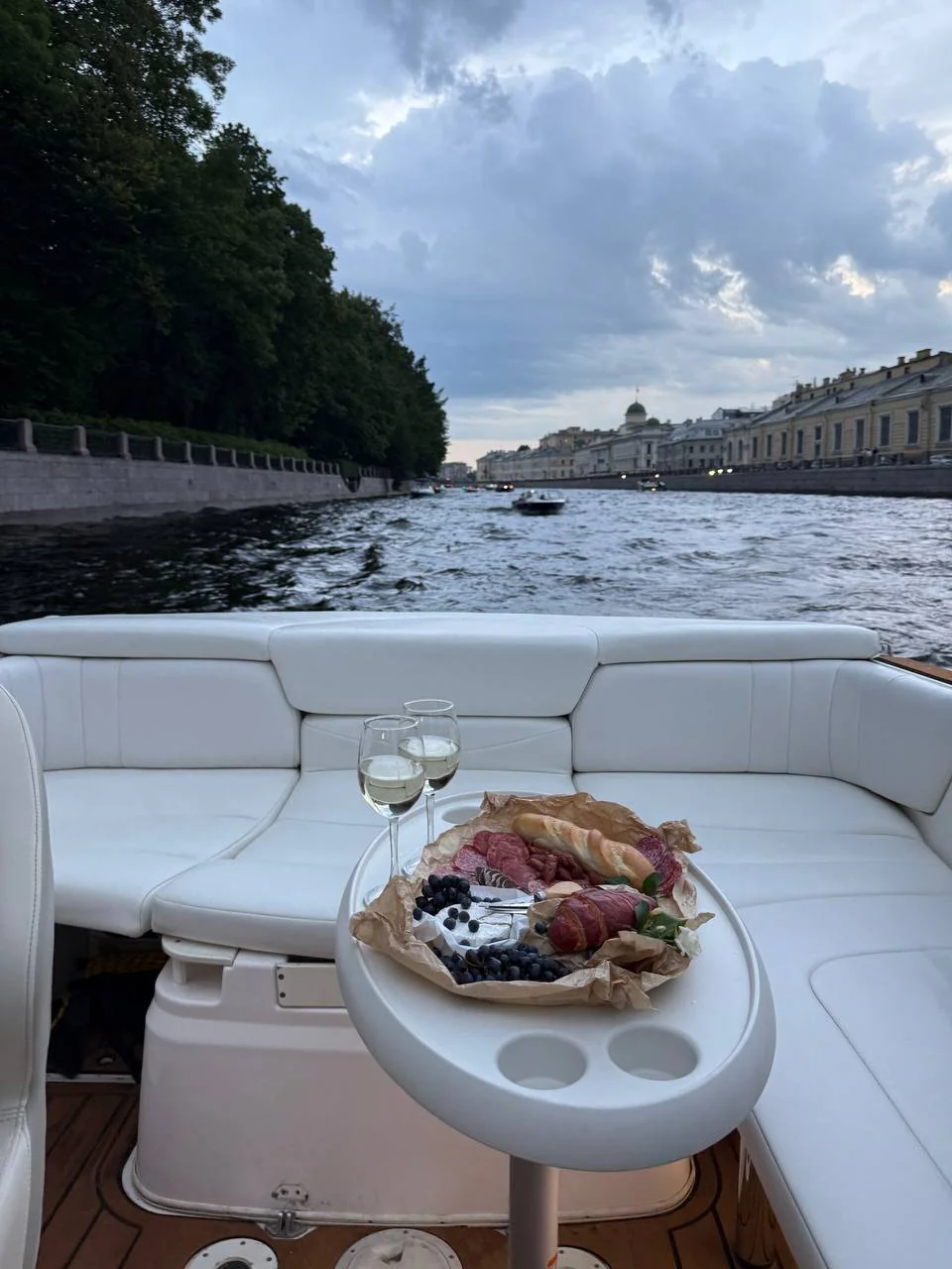 Аренда катера, прогулка по каналам, Неве - миниатюра 2