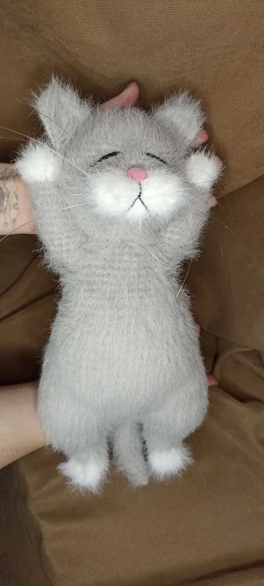 Вязаная игрушка спящий кот - миниатюра 3