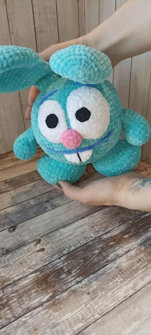 Вязаная игрушка заяц - миниатюра 3