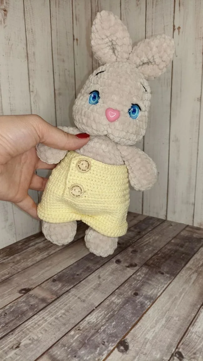 Вязаная игрушка зайка - миниатюра 4