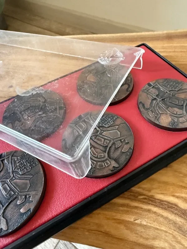 памятные медали в честь 300-летия г. Иркутска - миниатюра 2