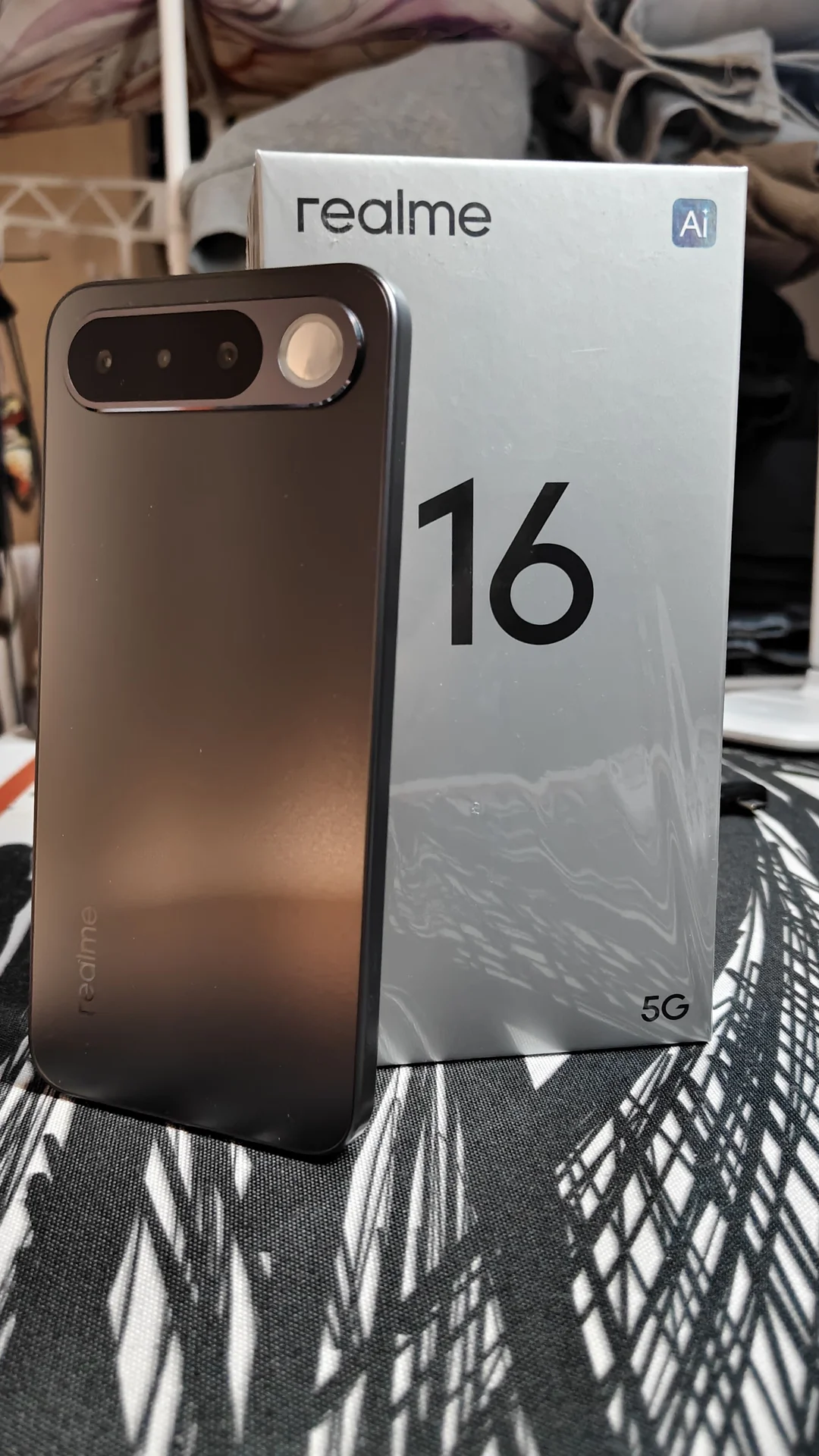 Смартфон Realme 16 5G - миниатюра 3