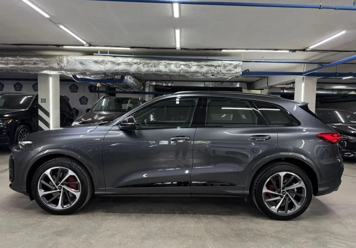 Audi Q5 2.0 AMT, 2025, 3 400 км - миниатюра 2