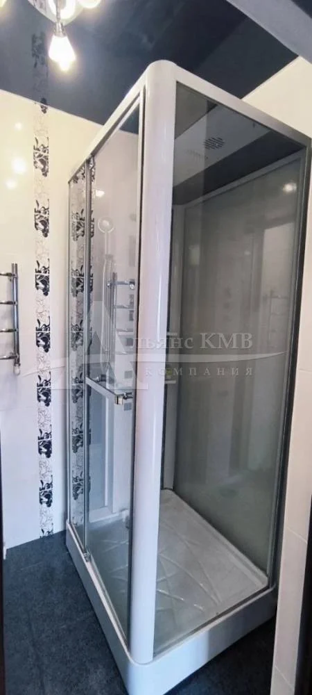 Трехкомнатная квартира, 100 кв.м. - миниатюра 10