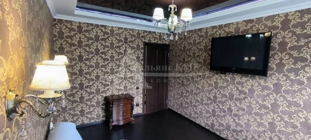 Трехкомнатная квартира, 100 кв.м. - миниатюра 17