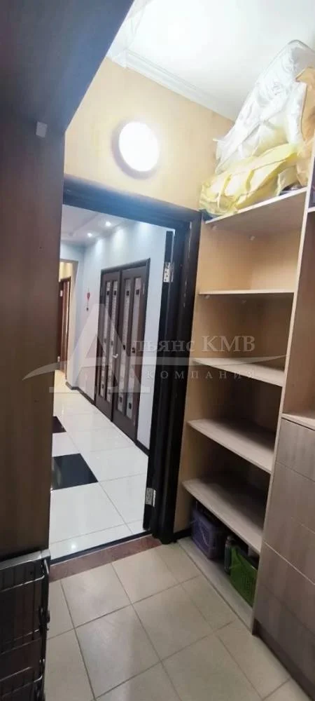 Трехкомнатная квартира, 100 кв.м. - миниатюра 23