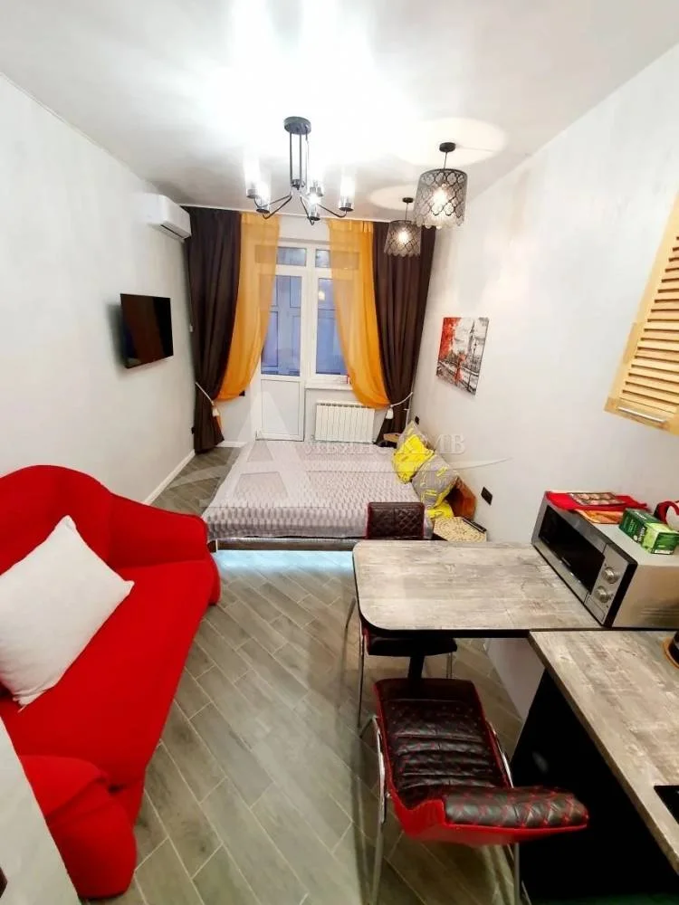 Трехкомнатная квартира, 75 кв.м. - миниатюра 9