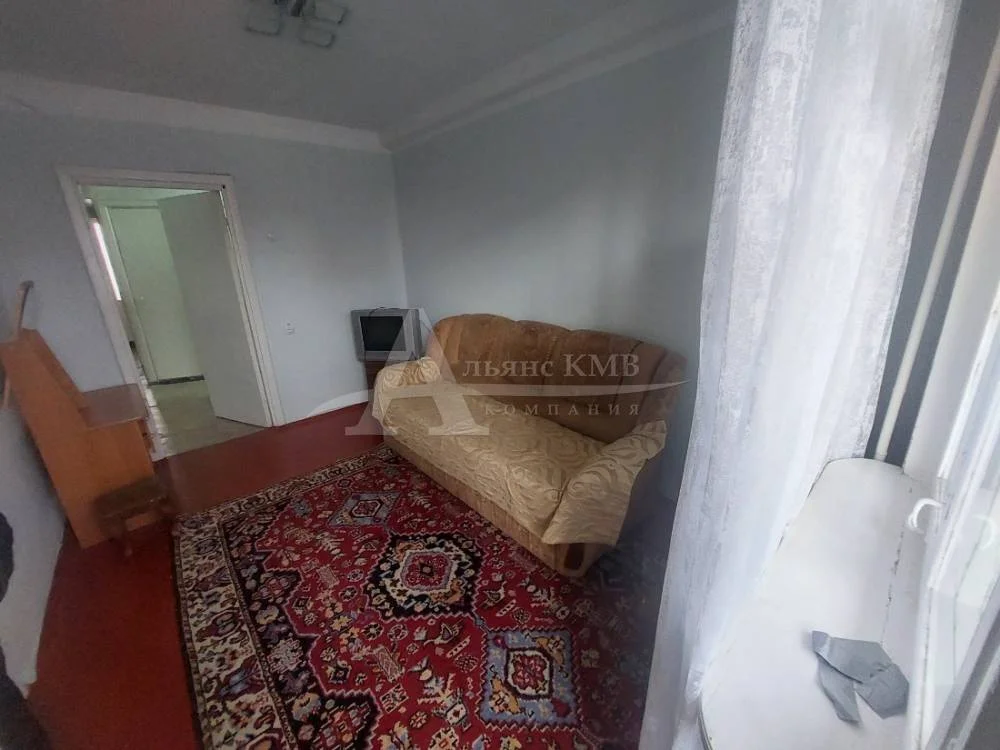 Трехкомнатная квартира, 70 кв.м. - изображение 1