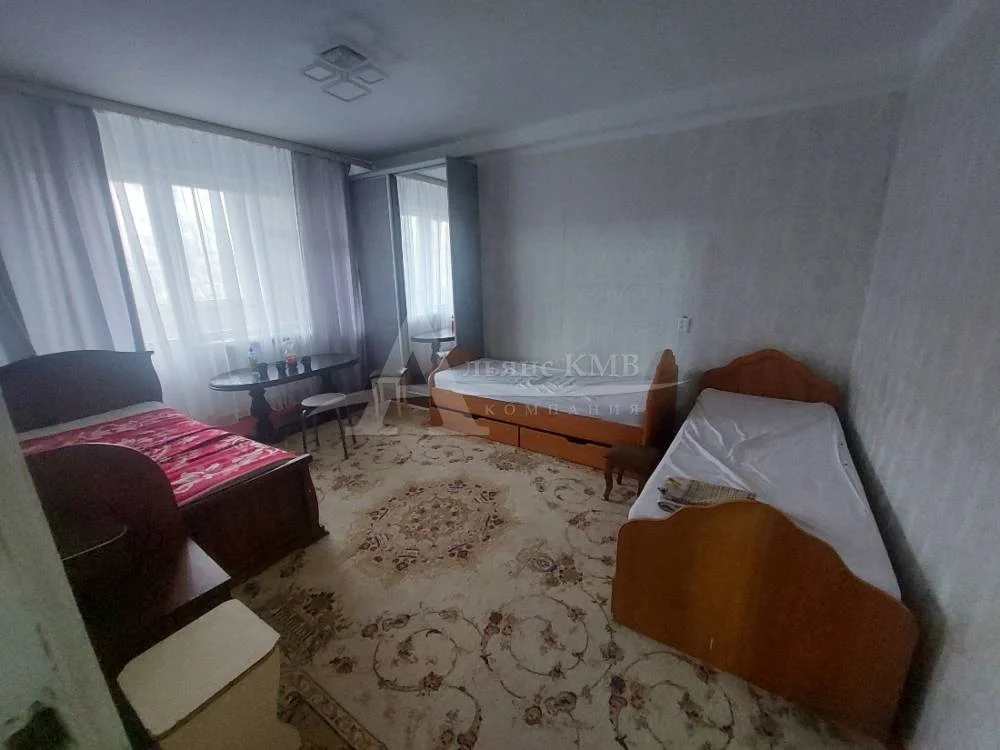 Трехкомнатная квартира, 70 кв.м. - миниатюра 2