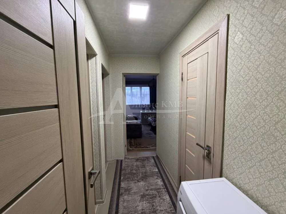 Трёхкомнатная квартира, 54 кв.м. - миниатюра 3