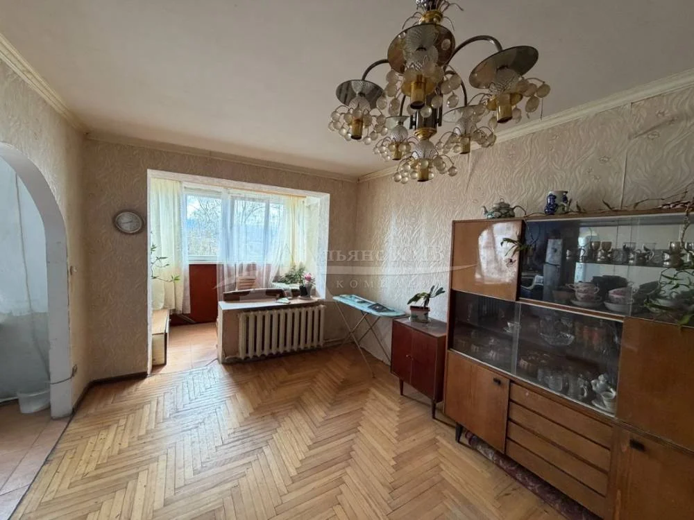 Трёхкомнатная квартира, 61.3 кв.м. - миниатюра 2