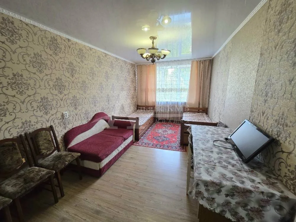 Двухкомнатная квартира, 37.8 кв.м. - миниатюра 2