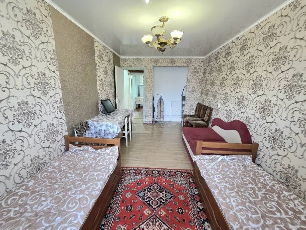 Двухкомнатная квартира, 37.8 кв.м. - миниатюра 3