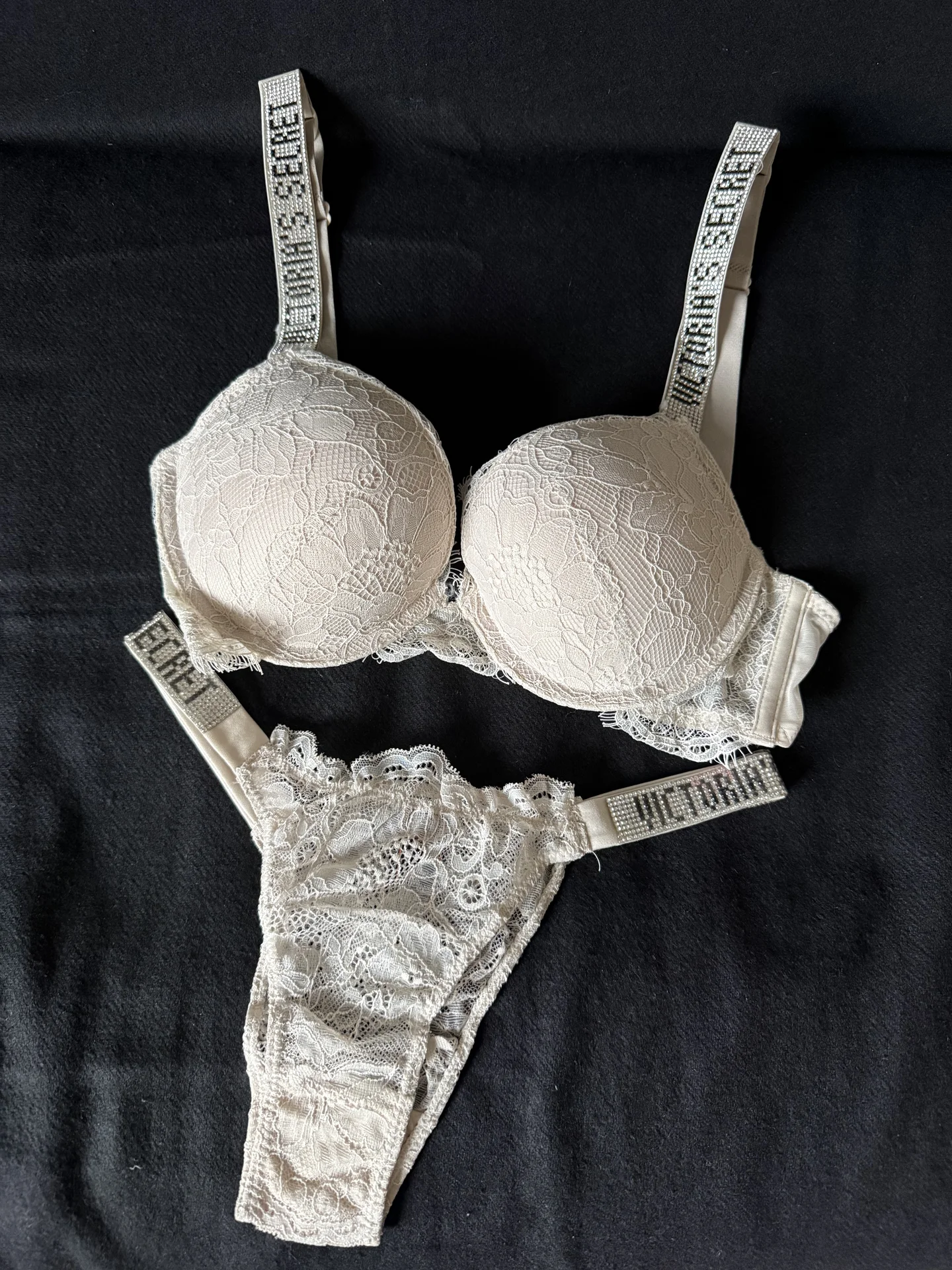 Комплект нижнего белья Victoria secret