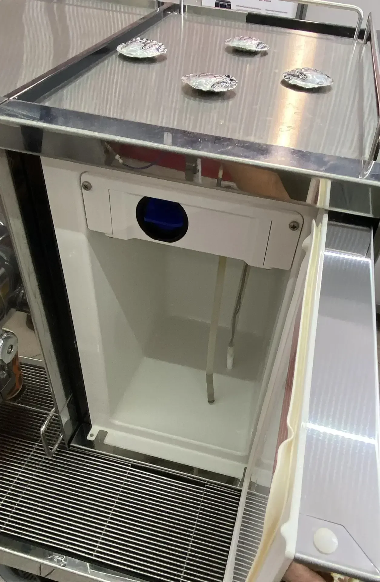 Кофемашина nespresso professional aguila 220 - миниатюра 6
