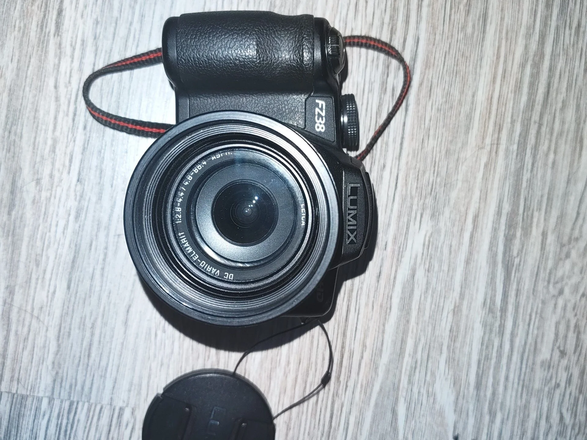 Фотоаппарат Panasonic Lumix DMC-FZ38 - миниатюра 2