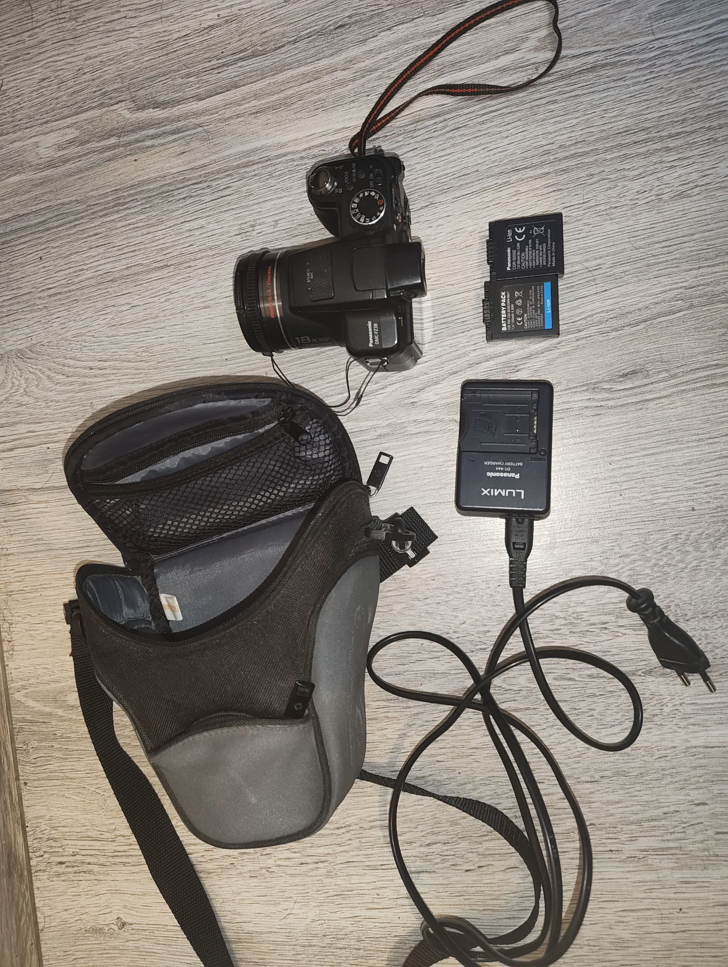 Фотоаппарат Panasonic Lumix DMC-FZ38 - миниатюра 3