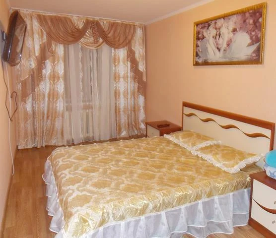 2-комнатная квартира Курск, Карла Маркса 65а - изображение 1