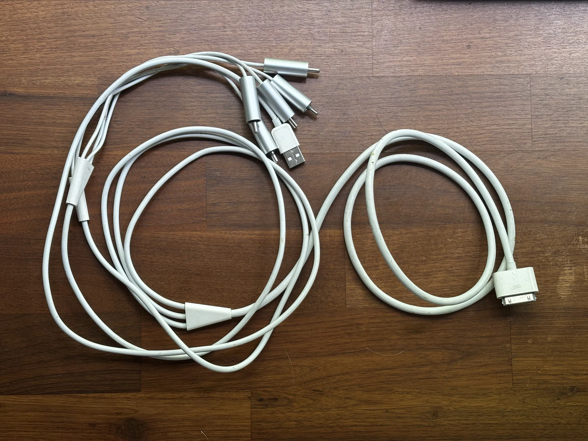 iPod AV Cable - изображение 1