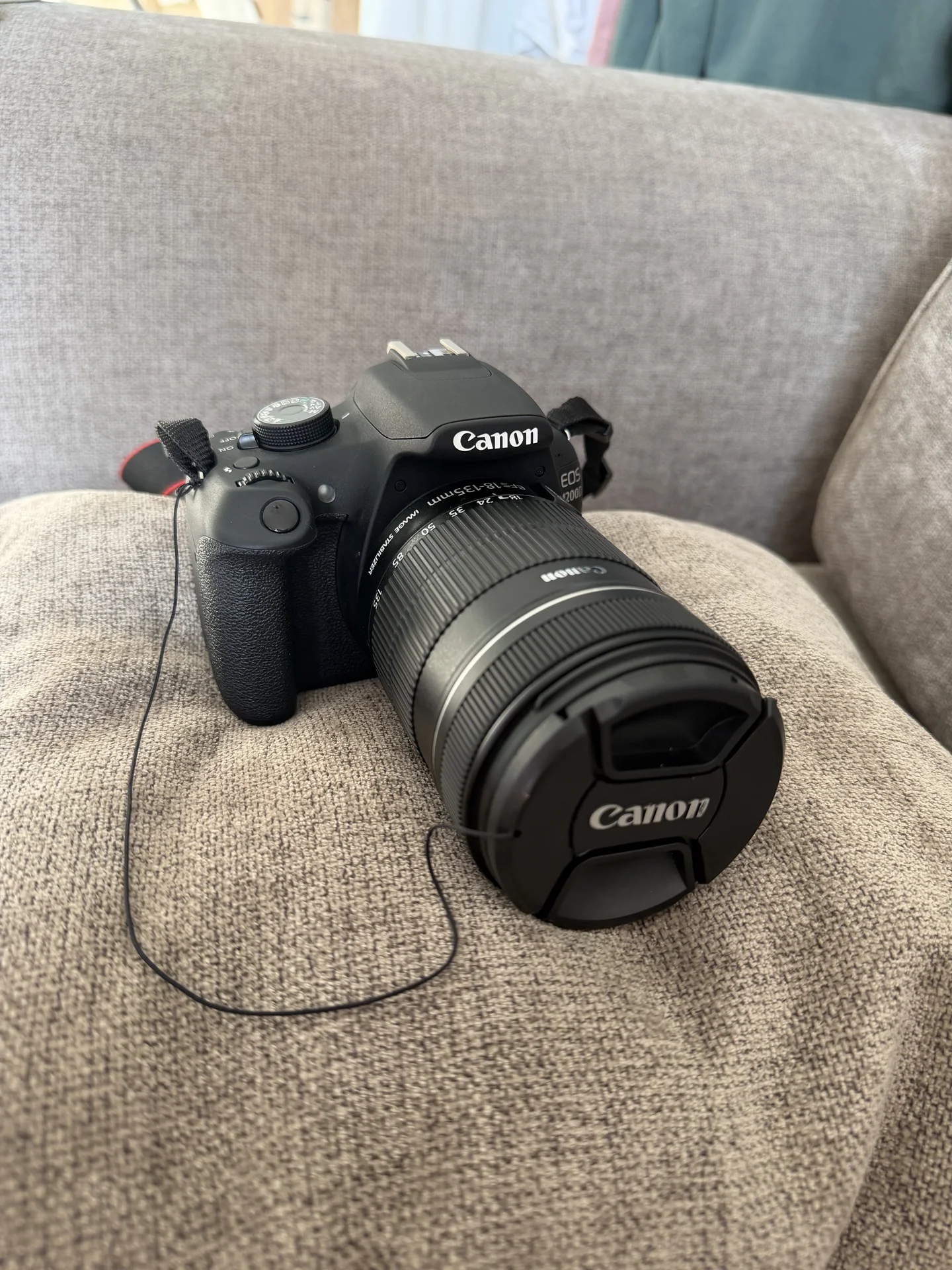 Фотоаппарат Canon EOS 1200d + объектив 18-135 - изображение 1