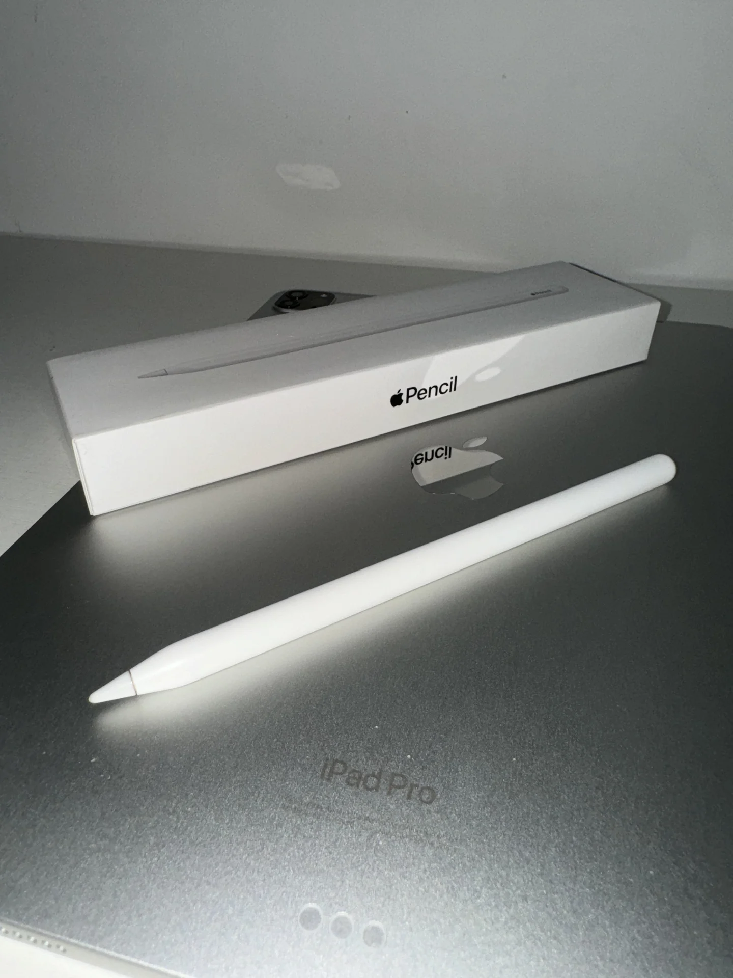 Apple iPad Pro 12.9 дюймов (6-го поколения) - миниатюра 3