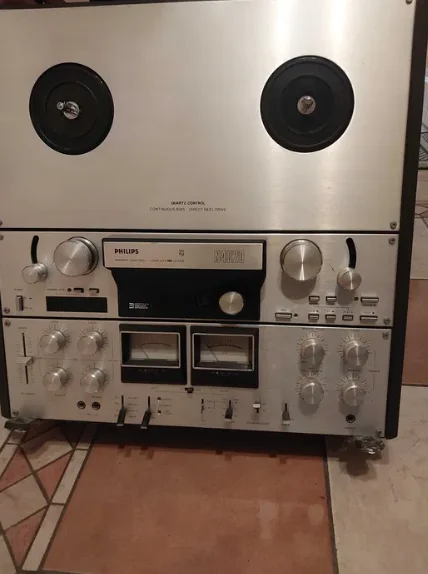 Магнитофон катушечный Philips - миниатюра 2