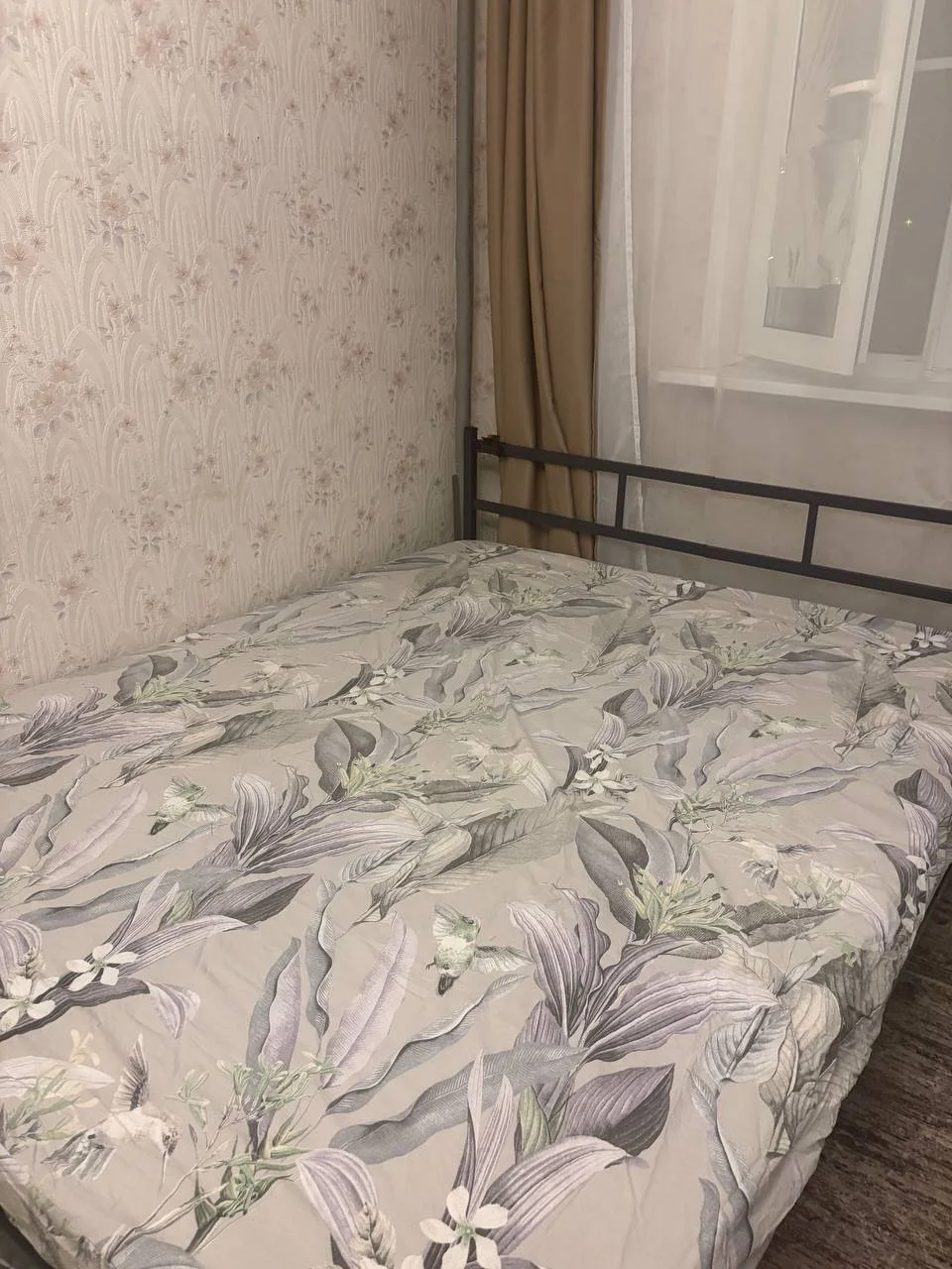 кровать двухспальная с матрасом - миниатюра 2