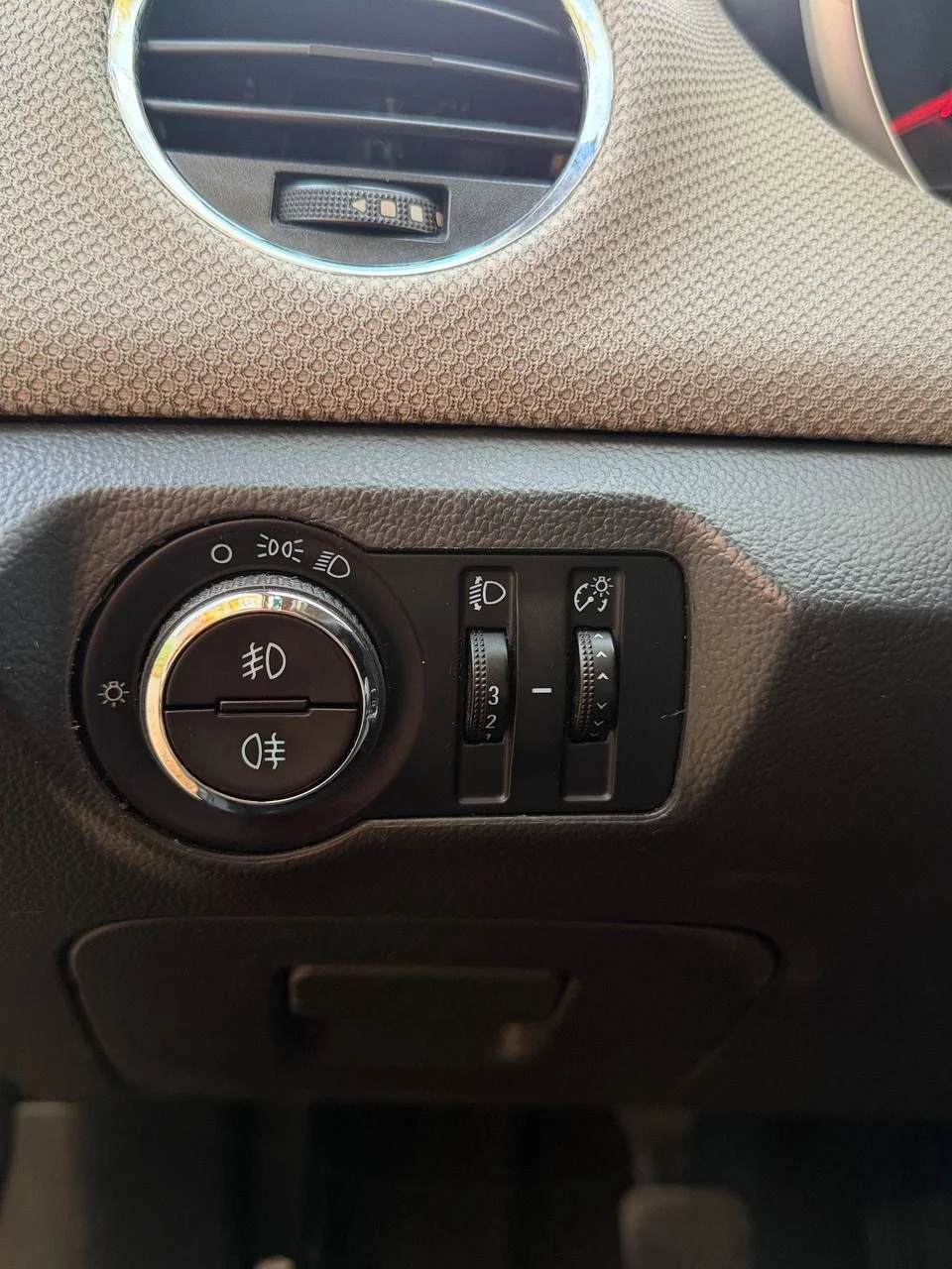 Chevrolet Cruze 2013г 1.8л 141 л.с. - миниатюра 12