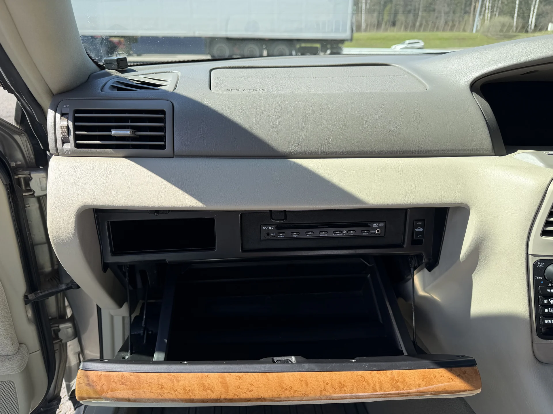 Nissan Cedric 2003, 120 000 км - миниатюра 11