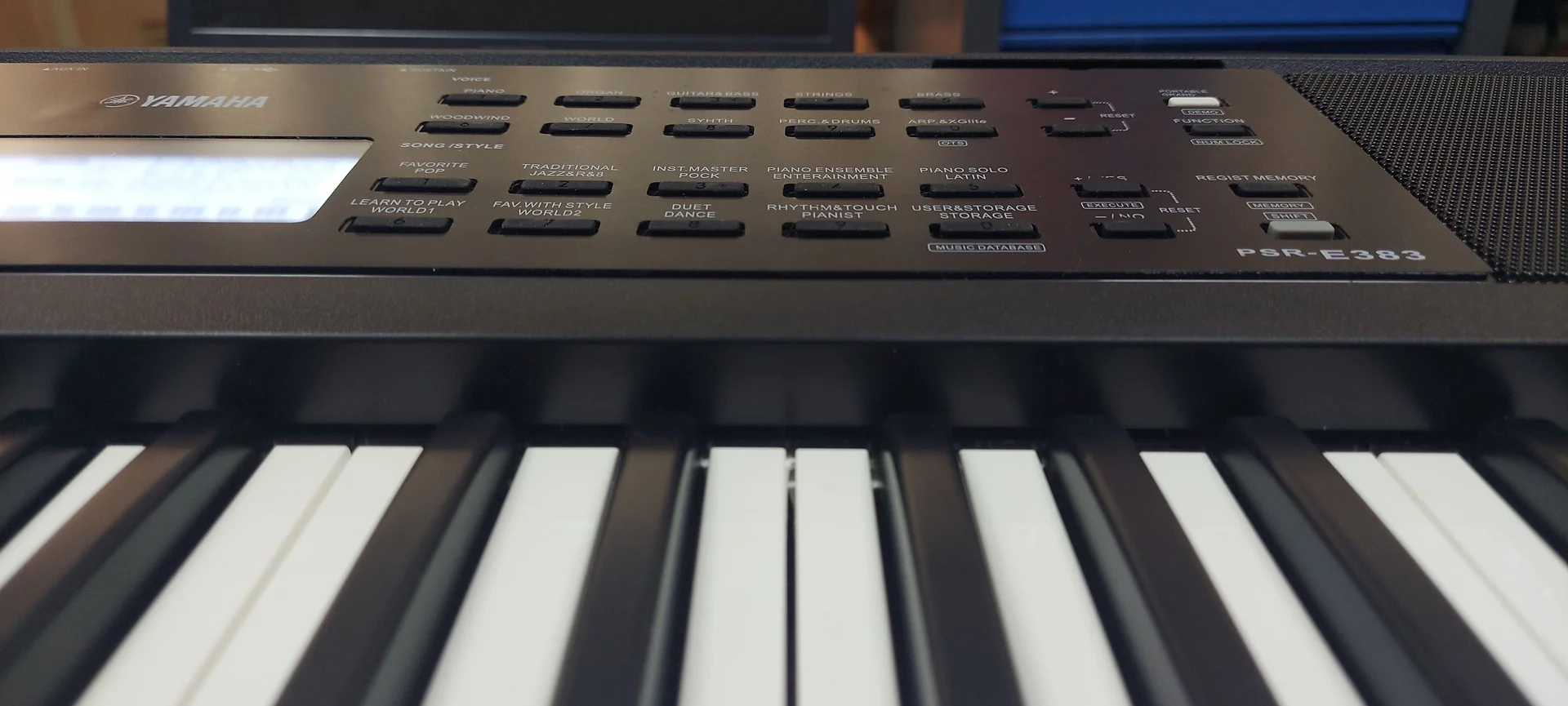 Yamaha PSR E383 - миниатюра 6