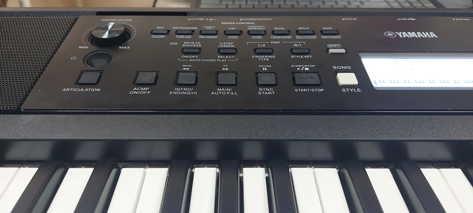 Yamaha PSR E383 - миниатюра 7